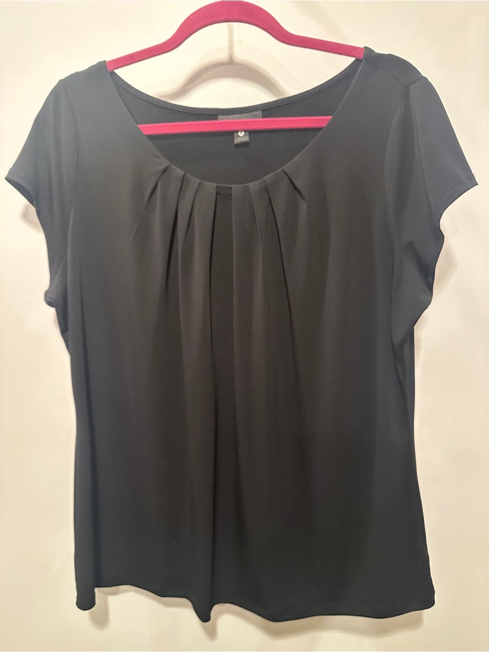 Worthington Black Cap Sleeve Pleated Scoop Neck Top 1X